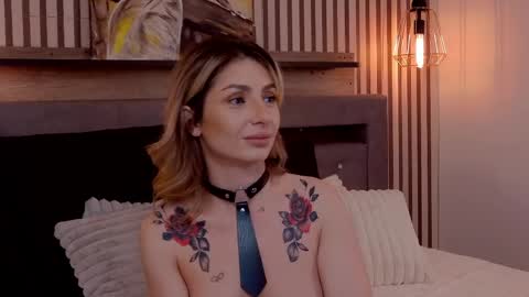 Snapshot of sophialace chatting on 05-23-26, 03:45 Sophia Lace online show from 05-23-26, 03:45
