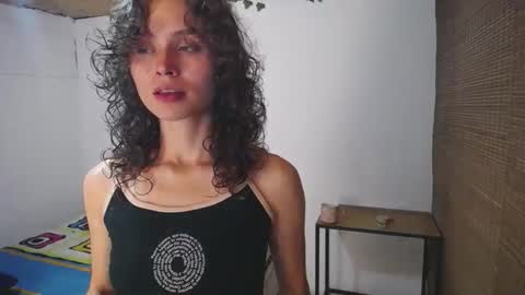 Snapshot of sophiamiller6 chatting on 05-09-26, 11:43 sophiamiller6 online show from 05-09-26, 11:43