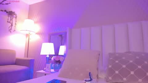 SophiaSmiths online show from 11-06-25, 09:05