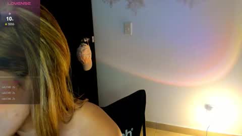 Snapshot of sophiazilla chatting on 12-18-25, 05:35 Sophia Smith online show from 12-18-25, 05:35