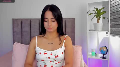 Snapshot of sophie_001 chatting on 03-06-25, 07:32 Sophie online show from 03-06-25, 07:32