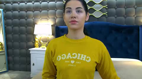 sophie__hill online show from 11-30-25, 03:43