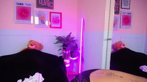 Sophie  online show from 06-15-26, 11:34