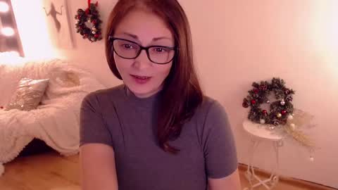 Snapshot of sophie_caring chatting on 12-27-24, 05:20 Sophie online show from 12-27-24, 05:20