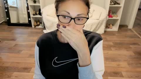 Snapshot of sophie_caring chatting on 10-26-25, 07:36 Sophie online show from 10-26-25, 07:36