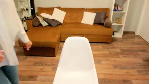 Snapshot of sophie_caring chatting on 12-17-25, 03:07 Sophie online show from 12-17-25, 03:07