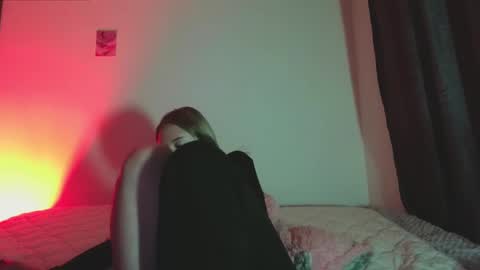 Snapshot of sophie_collins13 chatting on 12-24-24, 12:11 Sophie online show from 12-24-24, 12:11