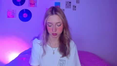 Sophie online show from 02-23-26, 05:38