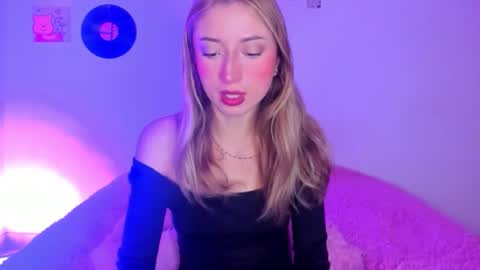 Sophie online show from 02-27-26, 06:35