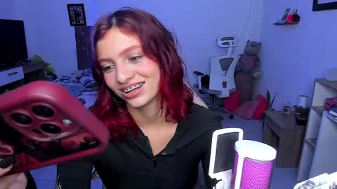 Snapshot of sophie_dolly_ chatting on 05-30-26, 05:48 sophie doll online show from 05-30-26, 05:48