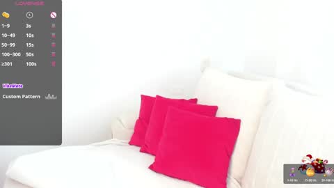 Snapshot of sophie_evanss_ chatting on 01-08-25, 07:45   online show from 01-08-25, 07:45