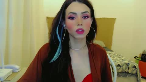 Snapshot of sophie_fantasy_hot chatting on 12-13-25, 11:10 Sophie Fantasys online show from 12-13-25, 11:10