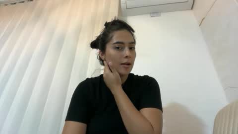 Sophie online show from 05-13-26, 03:15