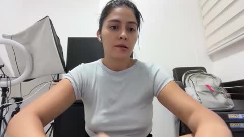 Sophie online show from 05-25-26, 03:45
