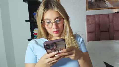 Snapshot of sophie_janner chatting on 07-09-26, 04:16 SOPHIE JANNER online show from 07-09-26, 04:16