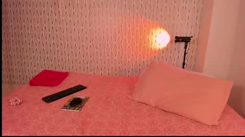 Sophie or Sof online show from 02-07-25, 06:13