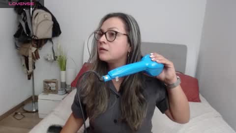 Snapshot of sophie_lopez1 chatting on 12-08-24, 01:13 Sofa online show from 12-08-24, 01:13