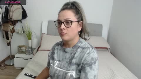 Snapshot of sophie_lopez1 chatting on 12-09-24, 02:13 Sofa online show from 12-09-24, 02:13