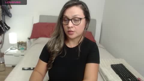 Snapshot of sophie_lopez1 chatting on 02-27-25, 03:36 Sofa online show from 02-27-25, 03:36