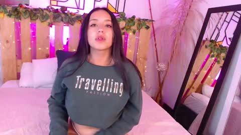 sophie_moon24 online show from 02-12-25, 09:22