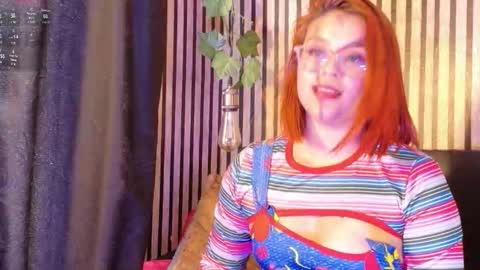Snapshot of sophie_new25 chatting on 10-22-25, 04:51 sophie_new25 online show from 10-22-25, 04:51
