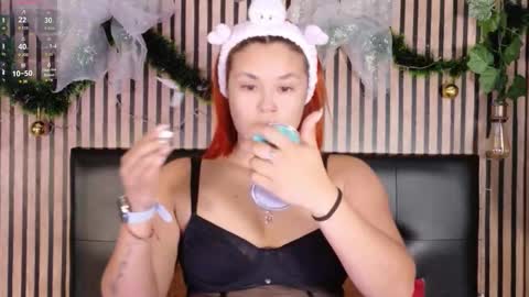 Snapshot of sophie_new25 chatting on 12-16-25, 12:43 sophie_new25 online show from 12-16-25, 12:43