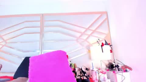 sophie_newton online show from 04-22-26, 12:07