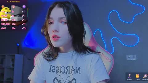 sophie_nomenal_ online show from 12-21-25, 12:23