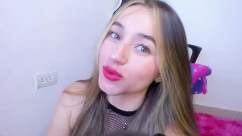 sophie_spencer1 online show from 12-23-25, 02:31