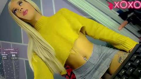 sophie_vall online show from 10-17-25, 07:22