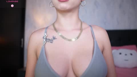  Sophie  online show from 01-19-26, 01:09