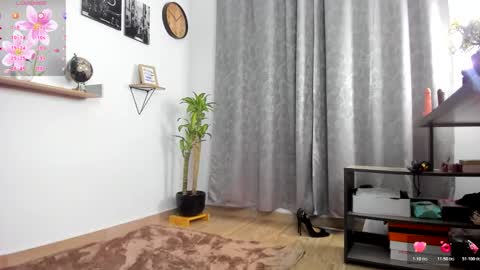 Snapshot of sophiebaker__ chatting on 11-11-25, 03:06 sophiebaker__ online show from 11-11-25, 03:06