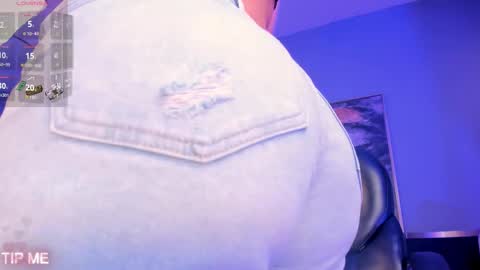 Sophie online show from 02-04-26, 01:11