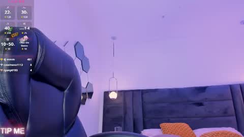 Snapshot of sophiebarnett_ chatting on 07-23-26, 01:58 Sophie online show from 07-23-26, 01:58