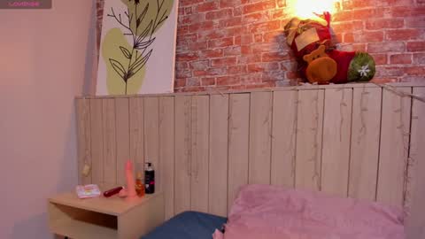 Sophie online show from 12-26-24, 03:31