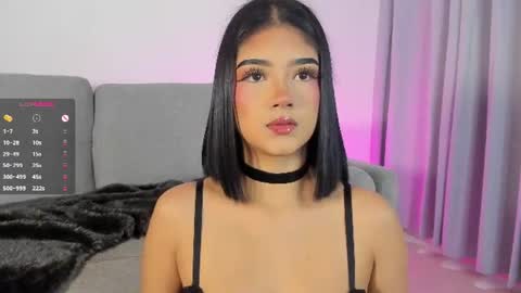 Snapshot of sophiecb chatting on 06-10-26, 03:33 sophie online show from 06-10-26, 03:33