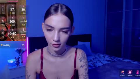 Sophie online show from 10-24-25, 09:17