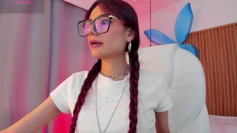   Sophie  IG sophiecherry es   online show from 11-03-25, 10:10