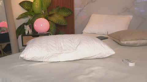 Sophie online show from 04-23-26, 12:40