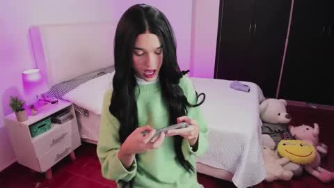 Snapshot of sophiecornett chatting on 09-17-25, 01:29    online show from 09-17-25, 01:29