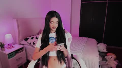 Snapshot of sophiecornett chatting on 10-11-25, 11:36    online show from 10-11-25, 11:36