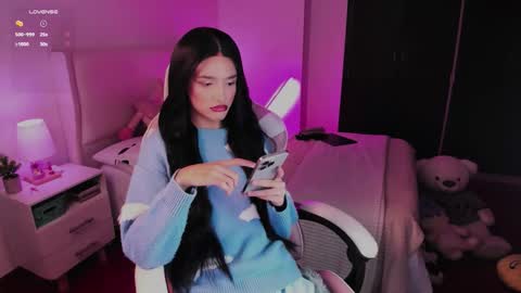 Snapshot of sophiecornett chatting on 10-14-25, 12:33    online show from 10-14-25, 12:33