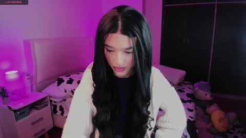 Snapshot of sophiecornett chatting on 10-28-25, 02:26    online show from 10-28-25, 02:26