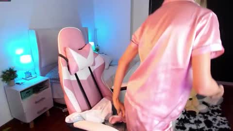    online show from 02-10-26, 08:40