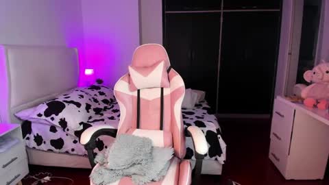    online show from 05-18-26, 04:07