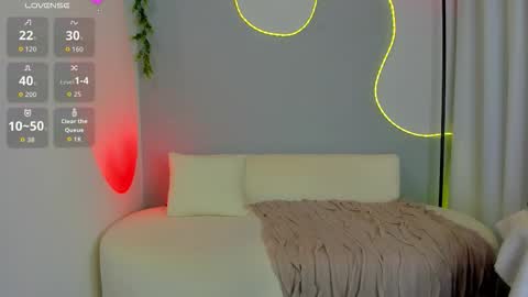 Snapshot of sophiee_s chatting on 12-02-25, 10:05 Sophie online show from 12-02-25, 10:05