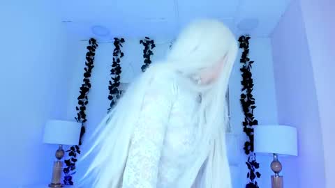 Snapshot of sophiehill_gh chatting on 01-22-25, 10:26 SOPH  online show from 01-22-25, 10:26