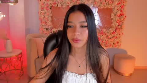 Snapshot of sophiehouston_ chatting on 05-07-26, 02:28 Sophie Houston online show from 05-07-26, 02:28