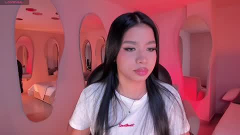 Snapshot of sophiehouston_ chatting on 05-08-26, 03:23 Sophie Houston online show from 05-08-26, 03:23