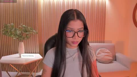 Snapshot of sophiehouston_ chatting on 06-08-26, 04:57 Sophie Houston online show from 06-08-26, 04:57